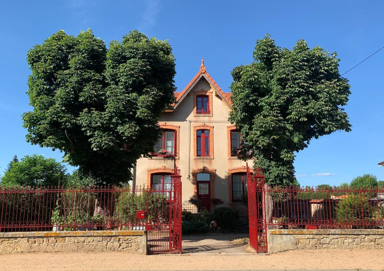 Mas Terre Chambres D'Hotes Lezoux Exterior foto